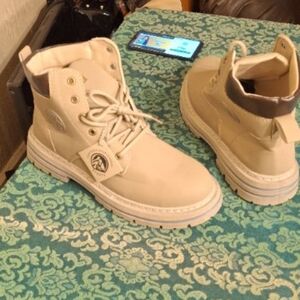 Men's tan hiking boots